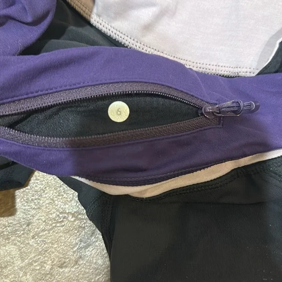 Lululemon - Picture 3 of 3